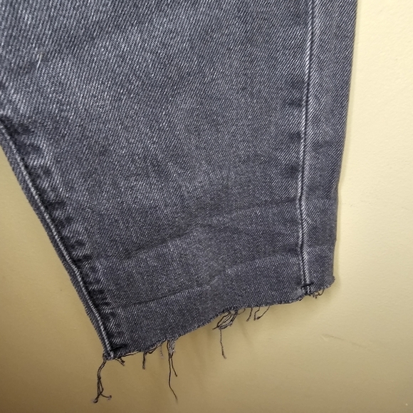 Universal Thread Boyfriend Jean's with distressed hem Size 0 or 25 - Picture 6 of 9